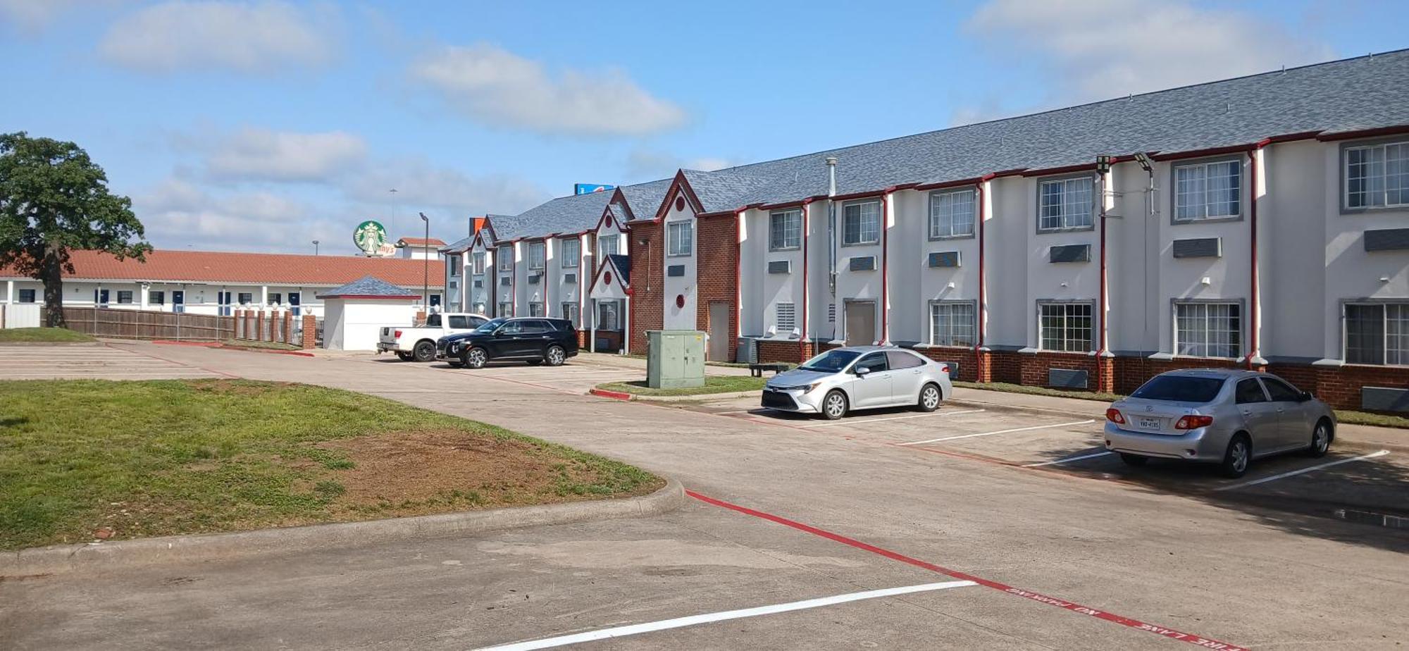 Red Roof Inn & Suites Euless - Dfw Airport Southwest Ngoại thất bức ảnh
